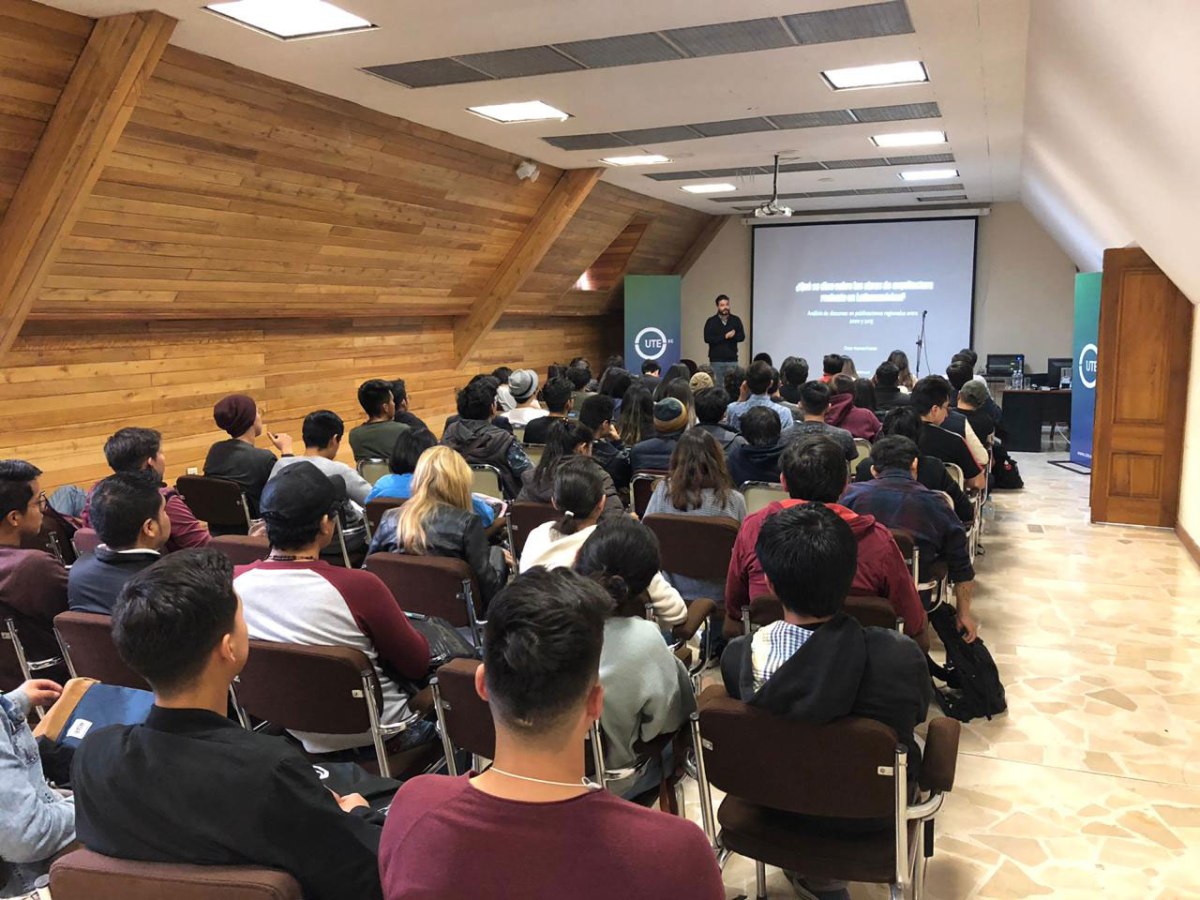 Presentación en la Escuela de Arquitectura&nbsp;UTE