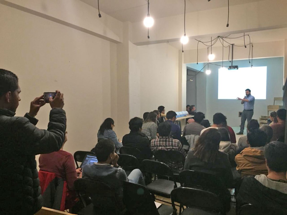 Participación en el seminario Crítica de&nbsp;Choque