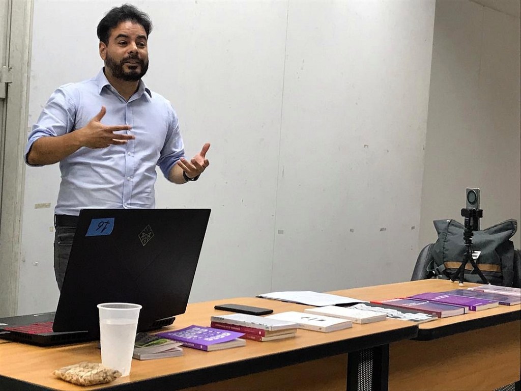 Charla: Architectus verborum. Tres ejemplos de estrategias discursivas desde la Arquitectura Moderna hasta la contemporaneidad